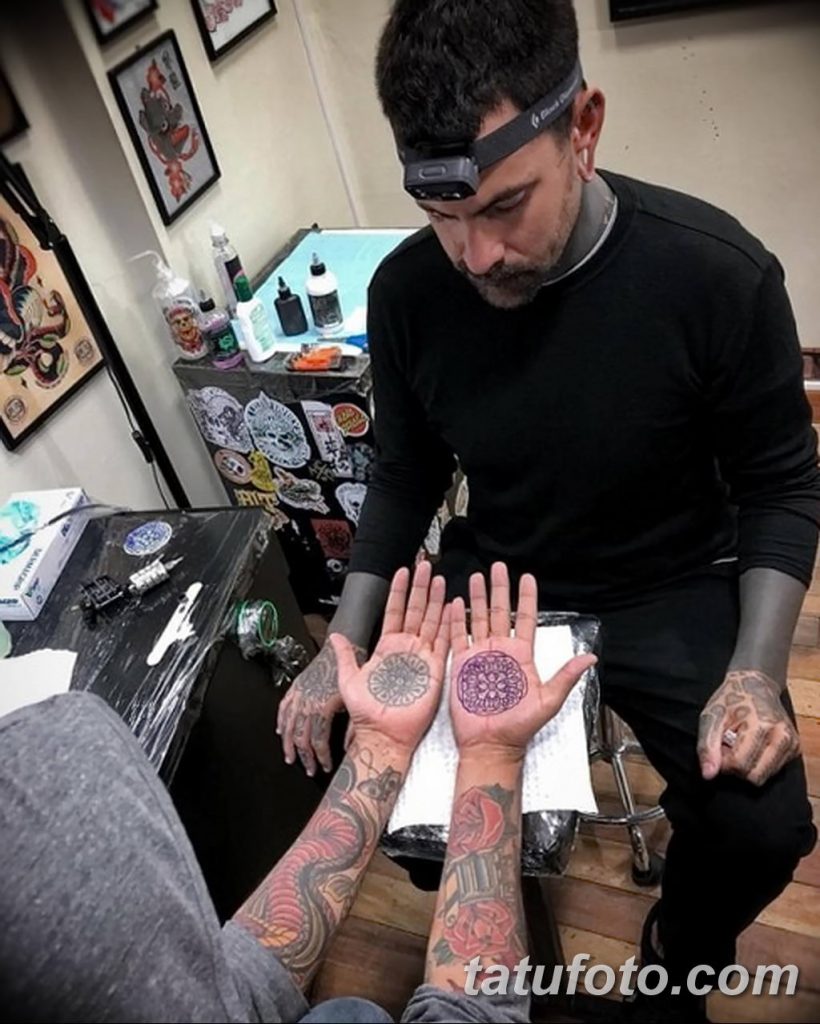 фото процесса нанесения тату 07.12.2018 №097 - tattooing process - tatufoto.com
